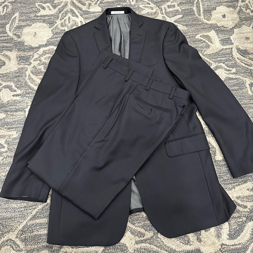 Murano black suit